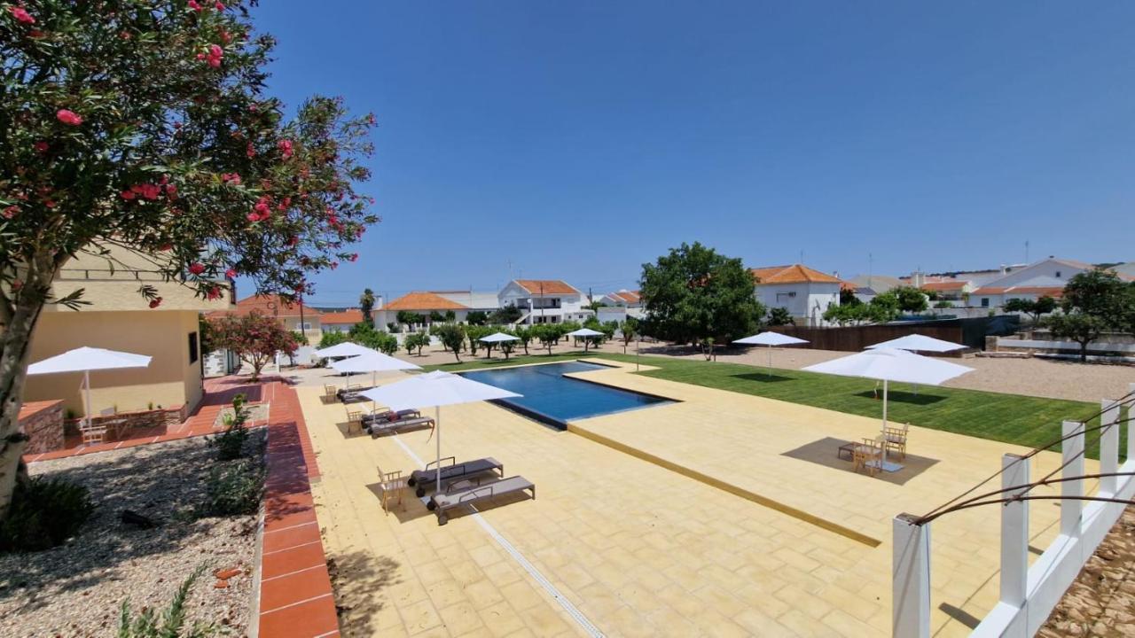 Villa Dos R'S Avis Exteriér fotografie